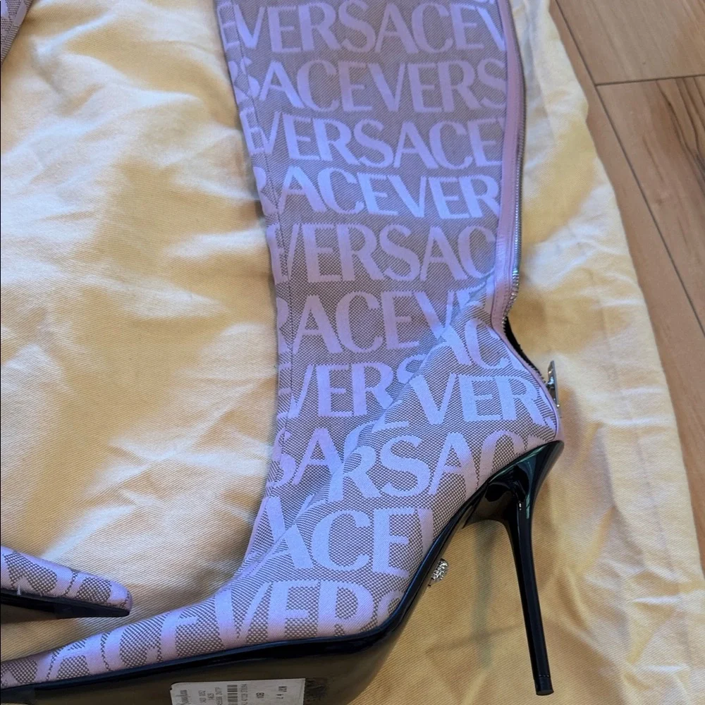 Versace baby pink Logo Knee-High Stiletto Boots - Picture 9 of 13